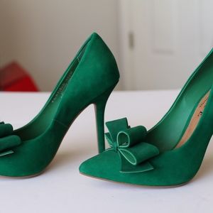 kelly green pumps shoes